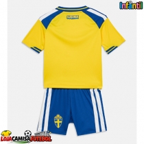 Camisa de Futebol Suécia Equipamento Principal Infantil Mundo 2026 Manga Curta (+ Calças curtas)